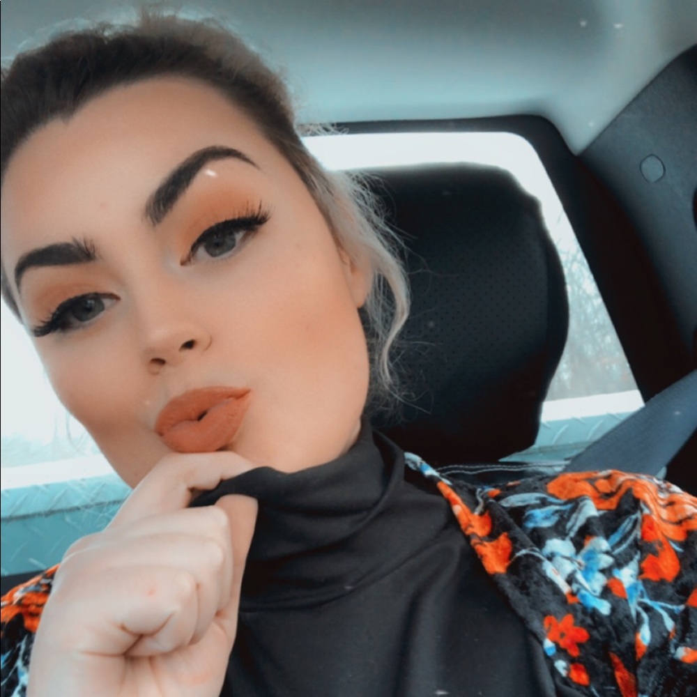 Meet your Posher, Liv